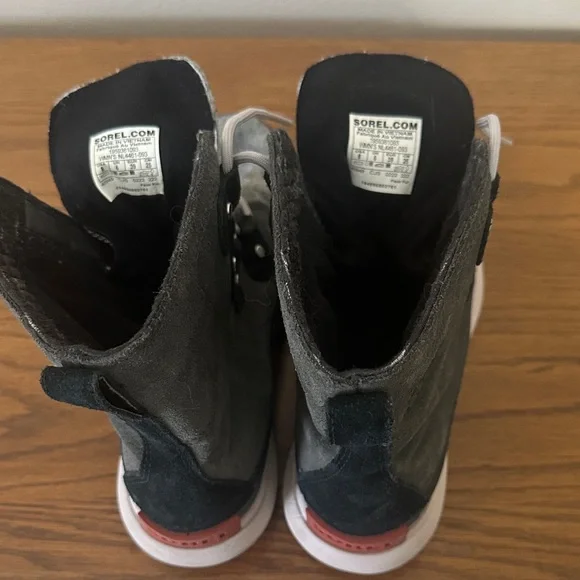 Sorel Women's Gray and Black Winter Boots - Picture 3 of 5